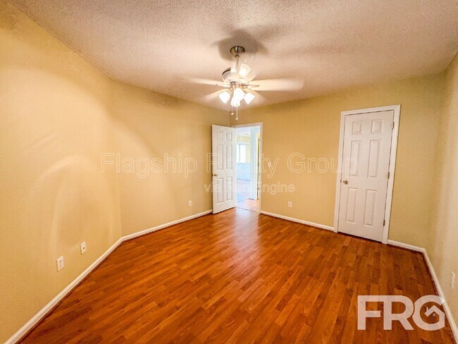 Building Photo - 3306 Mulberry Ln