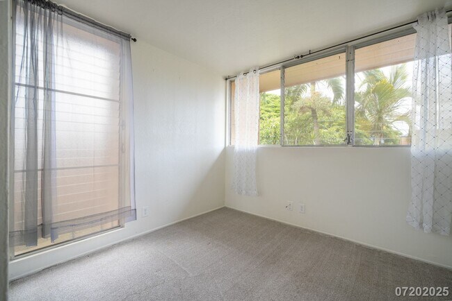 Building Photo - $3,200 / 3br - 1370ft2 - Quaint and Cozy 3...
