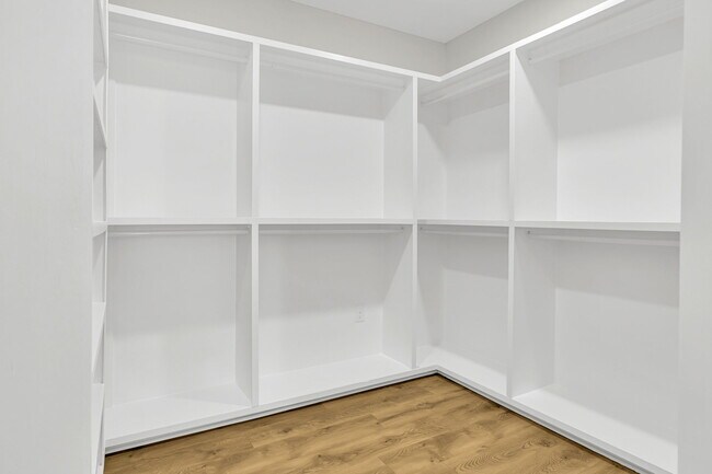 Building Photo - 117 Carshalton Dr
