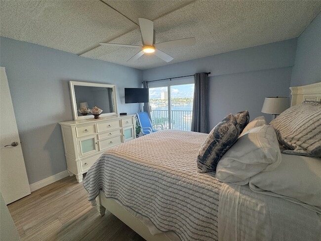 Building Photo - 95 N Birch Rd