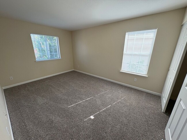 Building Photo - 2216 Cermak Way