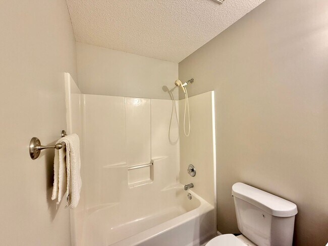 Building Photo - **OFFERING REFUNDABLE APPLICATION FEES** Spacious 4BD, 2.5BA Wake Forest Home with a Fenced Yard ...