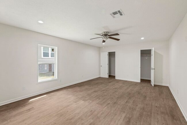 Building Photo - 1626 6th St