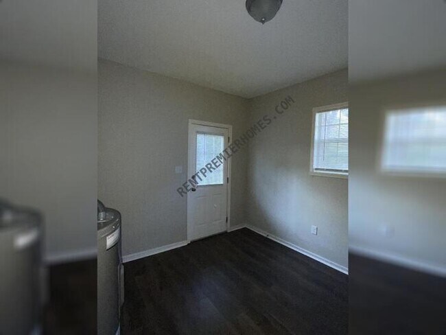 Building Photo - 6706 W Wakefield Dr