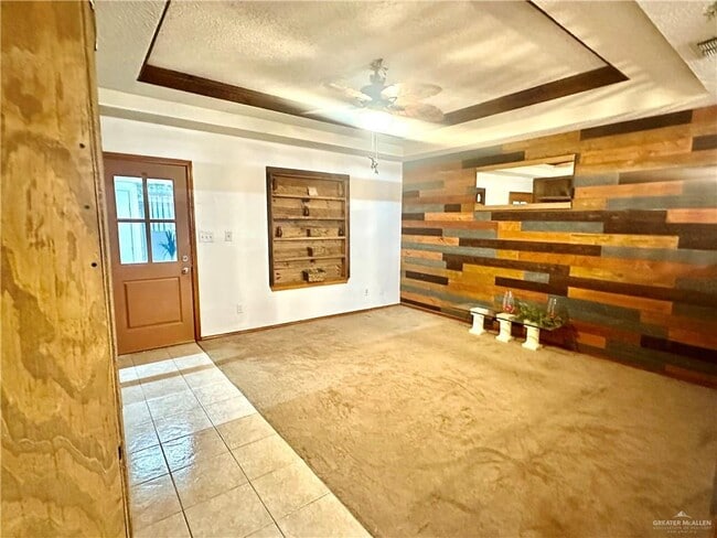 Building Photo - 1016 Fairway Dr