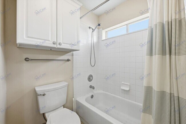 Building Photo - 2701 Stone Creek Dr