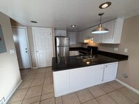 Building Photo - 460 E Elm St