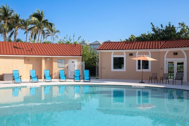 Building Photo - 2 Bedroom 2 bathroom condo available!