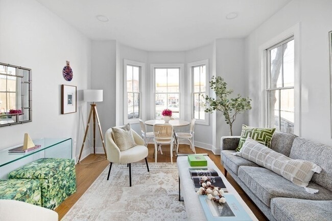 Building Photo - 290 Prospect St