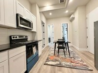 Building Photo - Nice room in a good neighborhood