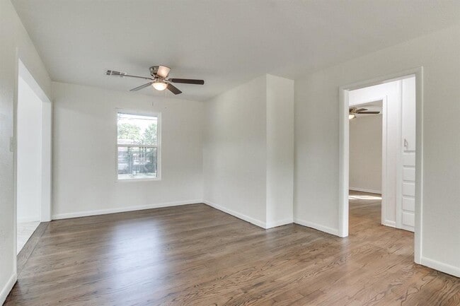 Building Photo - 2725 Texoma Dr