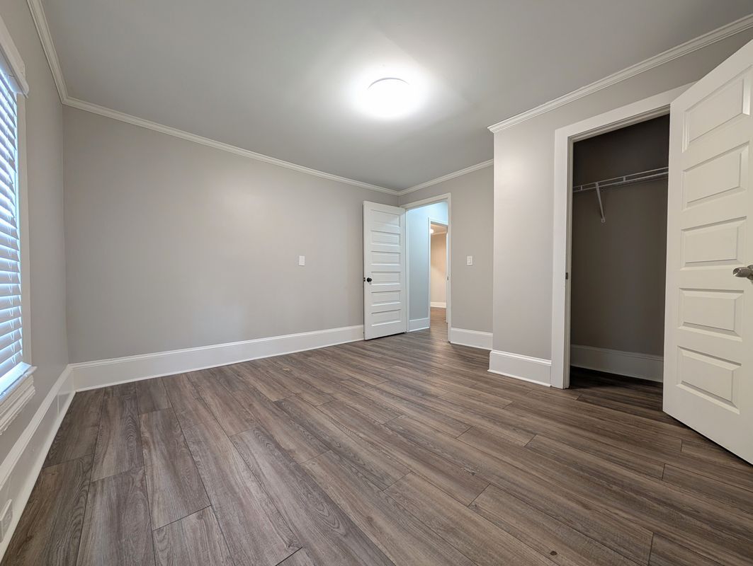 Building Photo - 1716 Thompson Ave