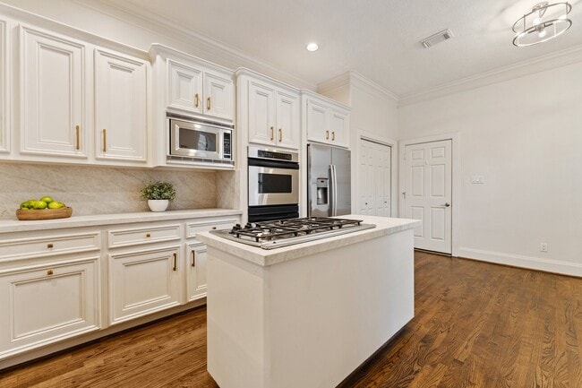 Building Photo - 5422 Gibson St