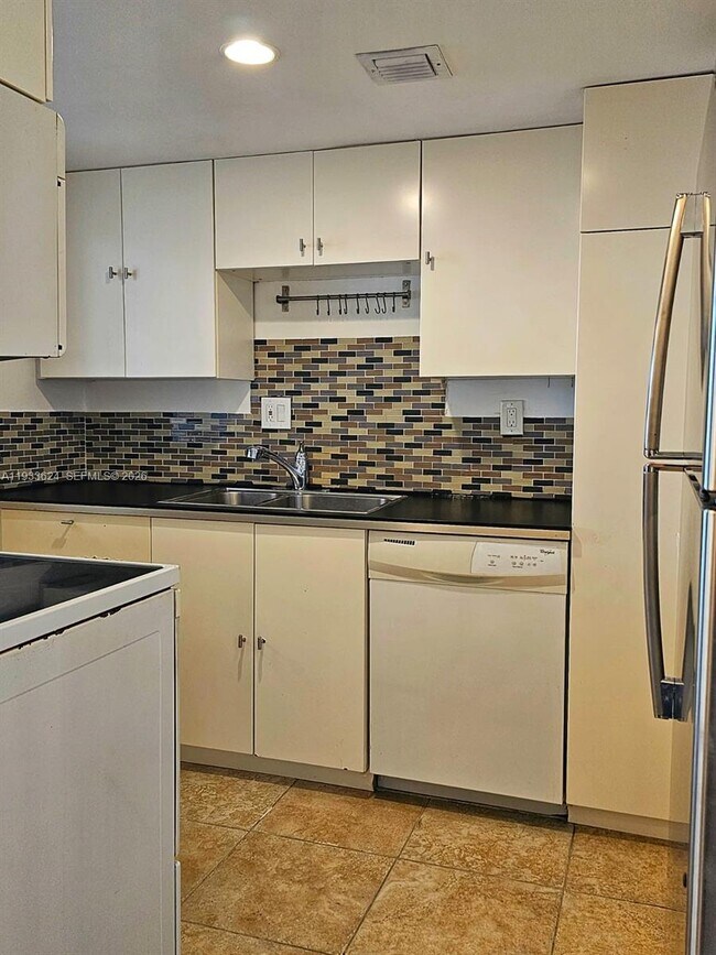 Building Photo - 3702 NE 171 St