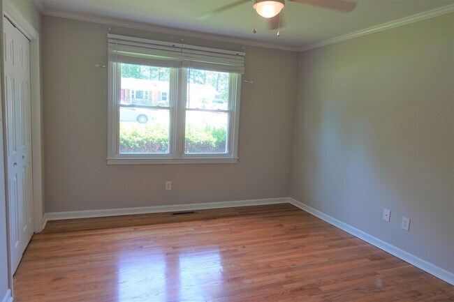 Building Photo - 115 Konnarock Cir