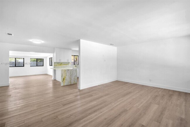 Building Photo - 3980 SW 121st Ave