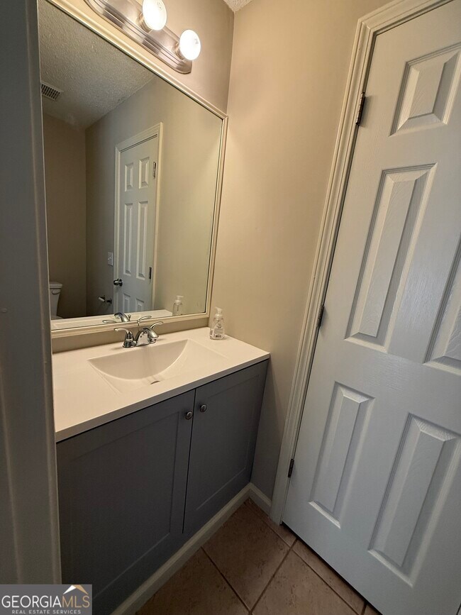 Building Photo - 4678 N Springs Ln