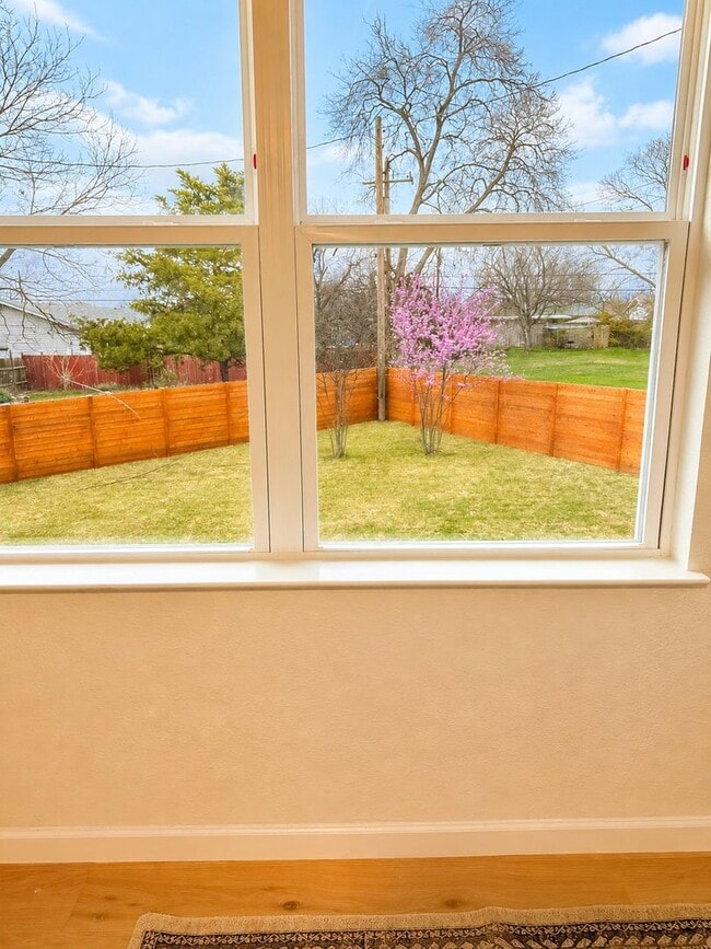 Building Photo - *** Near Domain * Stunning 5 Bedroom 4 Bath House with Garage * Fully Furnished * Designer Decora...