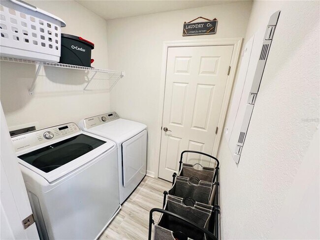 Building Photo - 317 Silverbell Trl