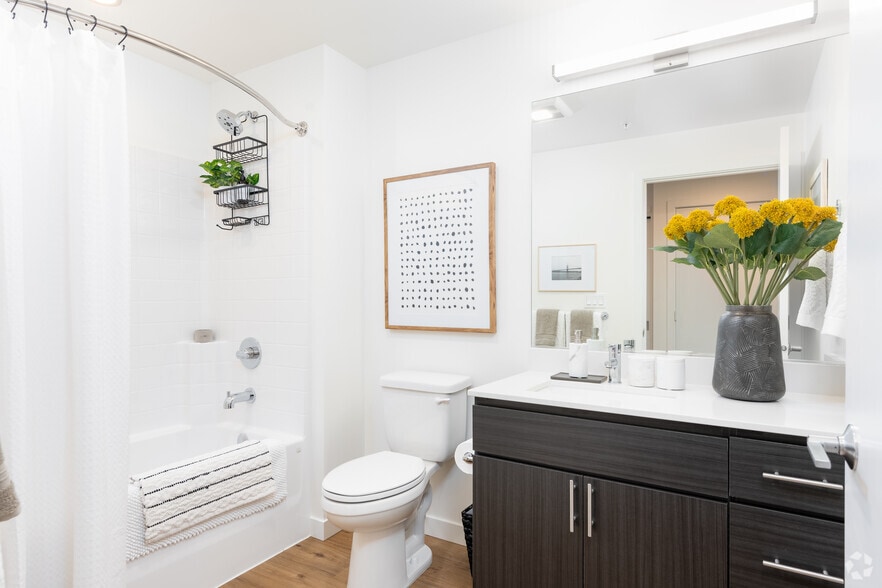 Studio, 1BA - 450SF - Griffis Shoreline