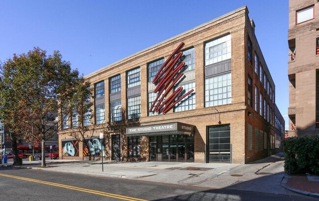 Building Photo - Spacious and sunlit  1BR/1BA condo located...