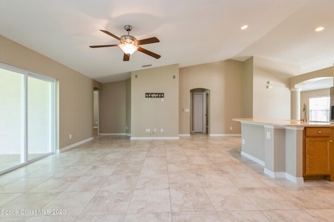 Building Photo - 5527 Indigo Crossing Dr