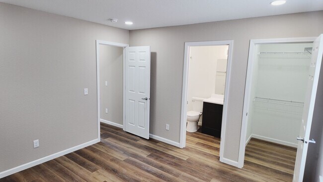 Building Photo - 205 Victory Ln