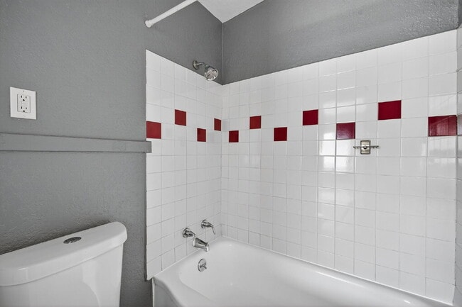 Building Photo - Spacious Gulfport Gem with Large Private Backyard and Plenty of Driveway Space