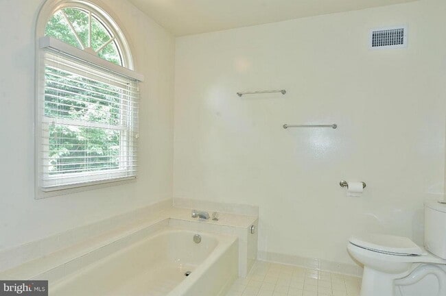 Building Photo - 7509 Mullingar Ct