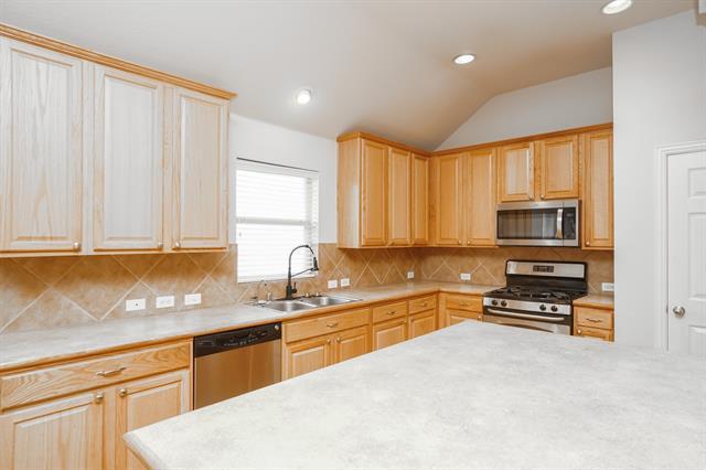 Building Photo - 1424 Canary Dr
