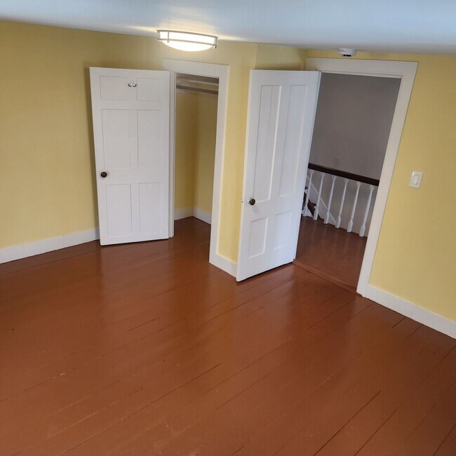 Building Photo - 4BR/1BA Home In East Haddam