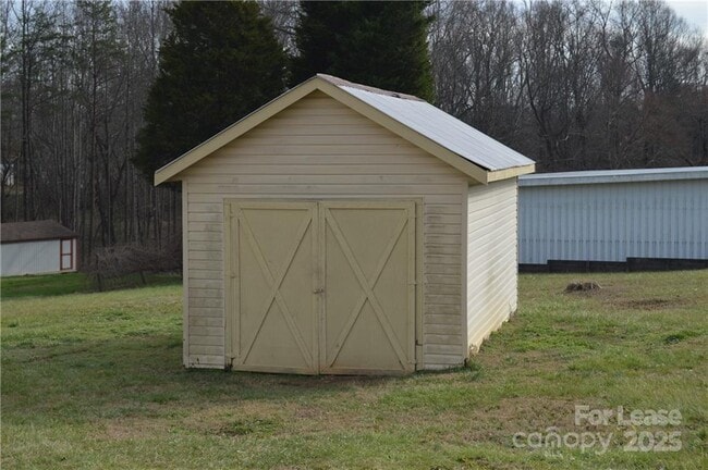 Building Photo - 736 Mocksville Hwy