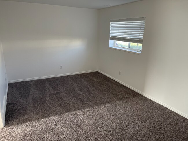Building Photo - 4 Bd 3 Bath Home in Lehi