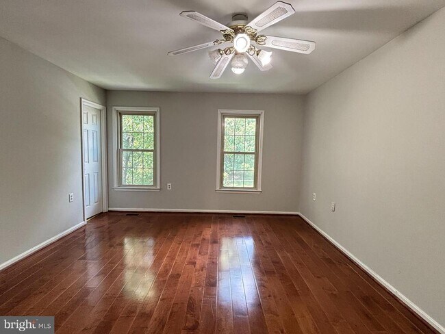 Building Photo - 12700 Inverness Way