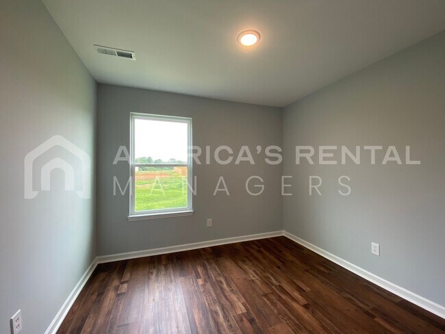 Building Photo - Home for Rent in Logan, AL!!! Minutes from...