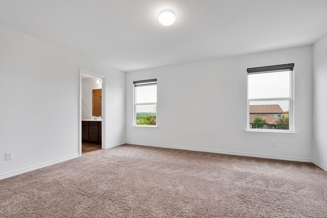Building Photo - Charming 3 Bed 2.5 Bath Home in Tierra Buena with Community Amenities!