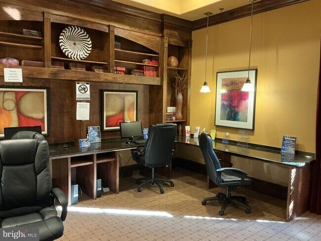 Building Photo - 12937 Centre Park Cir
