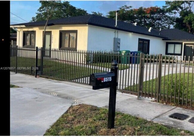 Building Photo - 26515 SW 139th Ave