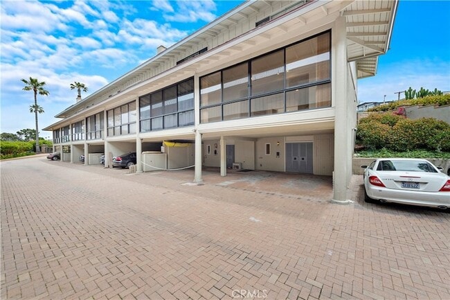 Building Photo - 7 Blue Lagoon