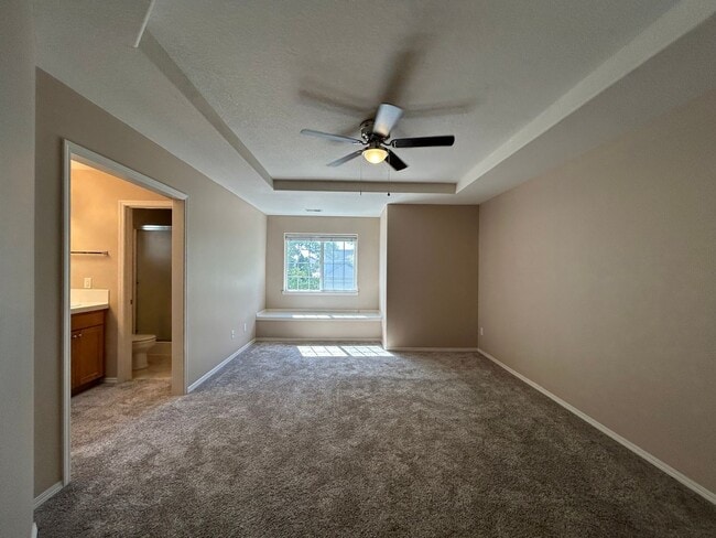 Building Photo - Gorgeous 4 Bed, 2.5 Bath House!