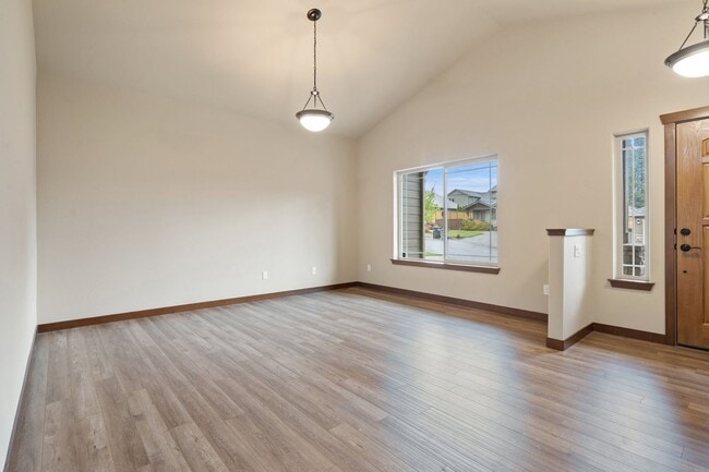 Building Photo - Charming Single-Story Home in Poulsbo