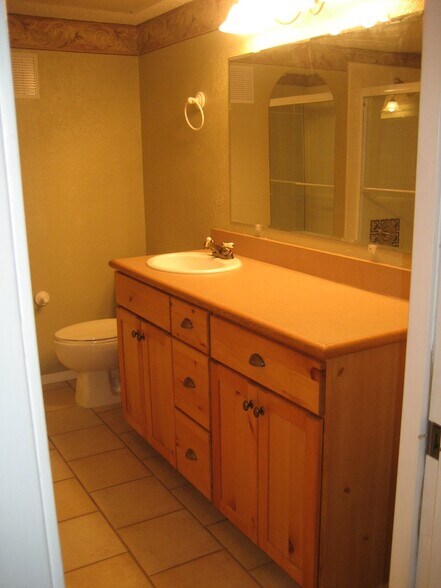 Building Photo - 4279 Madera Rd