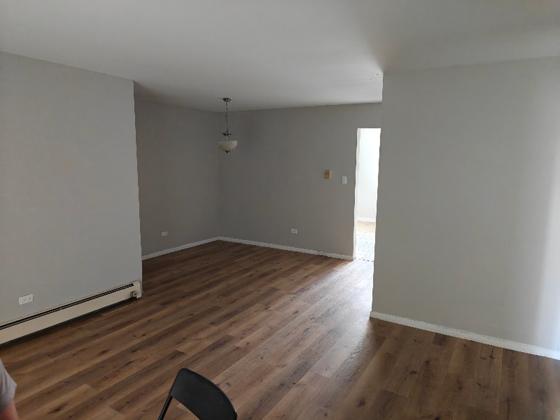 Building Photo - 2208 W Nichols Rd