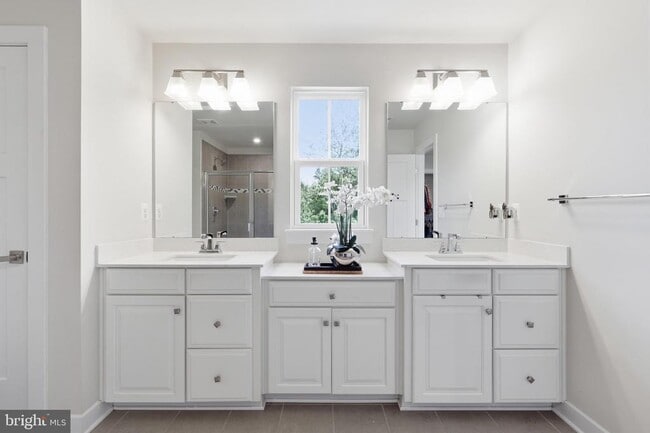 Building Photo - 9202 Wood Creek Cir