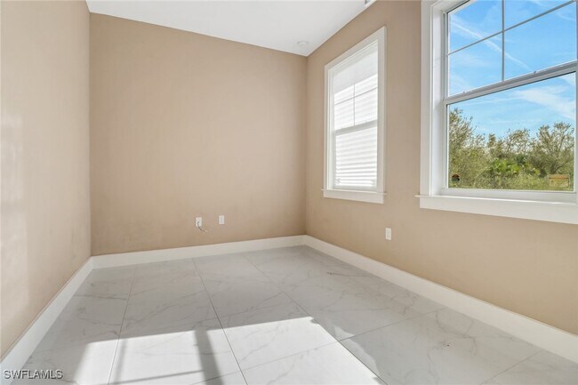 Building Photo - 2793 72nd Ave NE