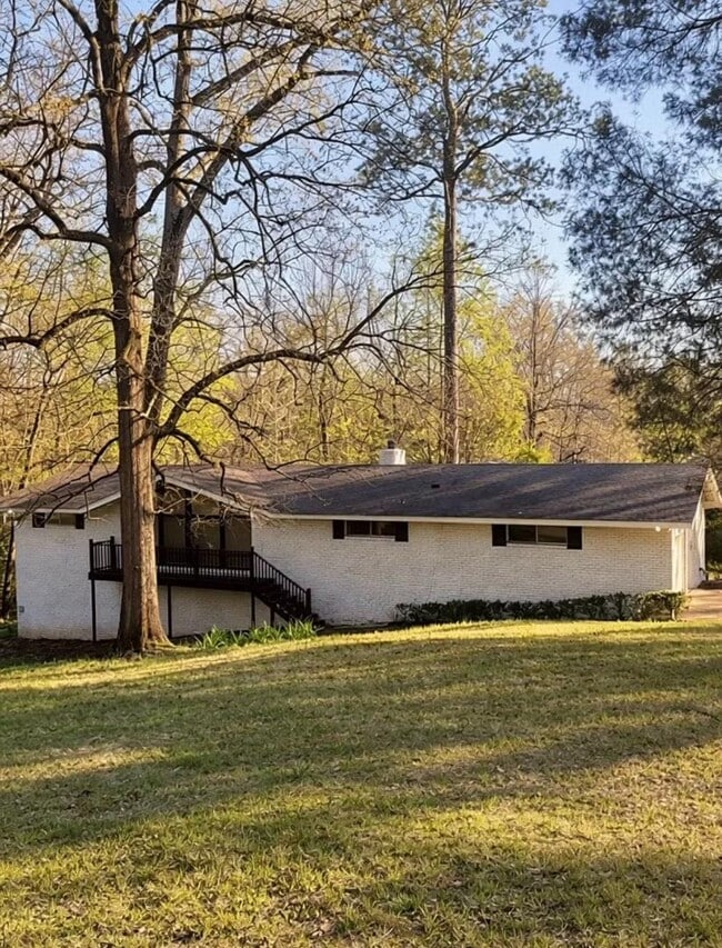 Building Photo - 323 Forrest Glen Rd