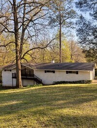 Building Photo - 323 Forrest Glen Rd