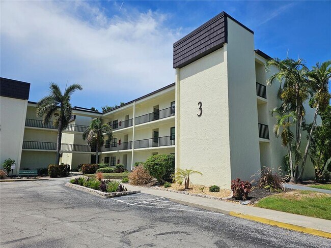 Building Photo - 14130 Rosemary Ln