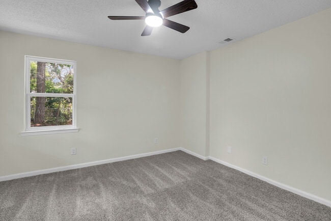 Building Photo - 28 Gerald Dr