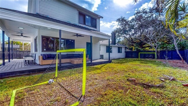 Building Photo - 2525 Garfield St